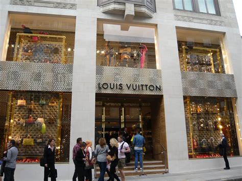 louis vuitton oxford street|Louis Vuitton 400 Oxford street.